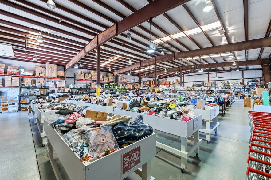 4335 N Santa Fe Dr, Kingman, AZ for sale - Building Photo - Image 2 of 4