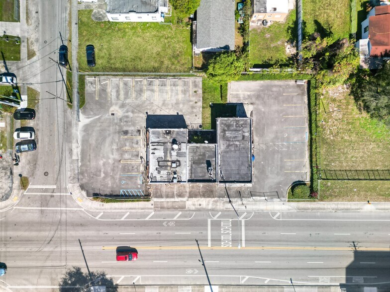 2381-2389 NW 54th St, Miami, FL à vendre - Photo du bâtiment - Image 2 de 36