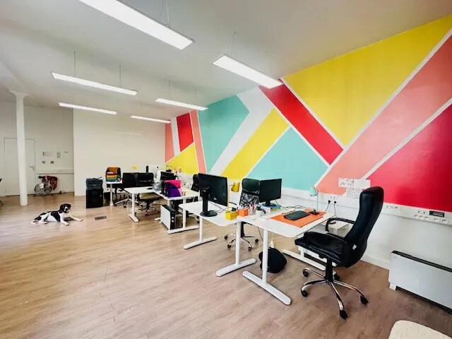 Bureau dans Paris à louer - Photo du bâtiment - Image 2 de 11