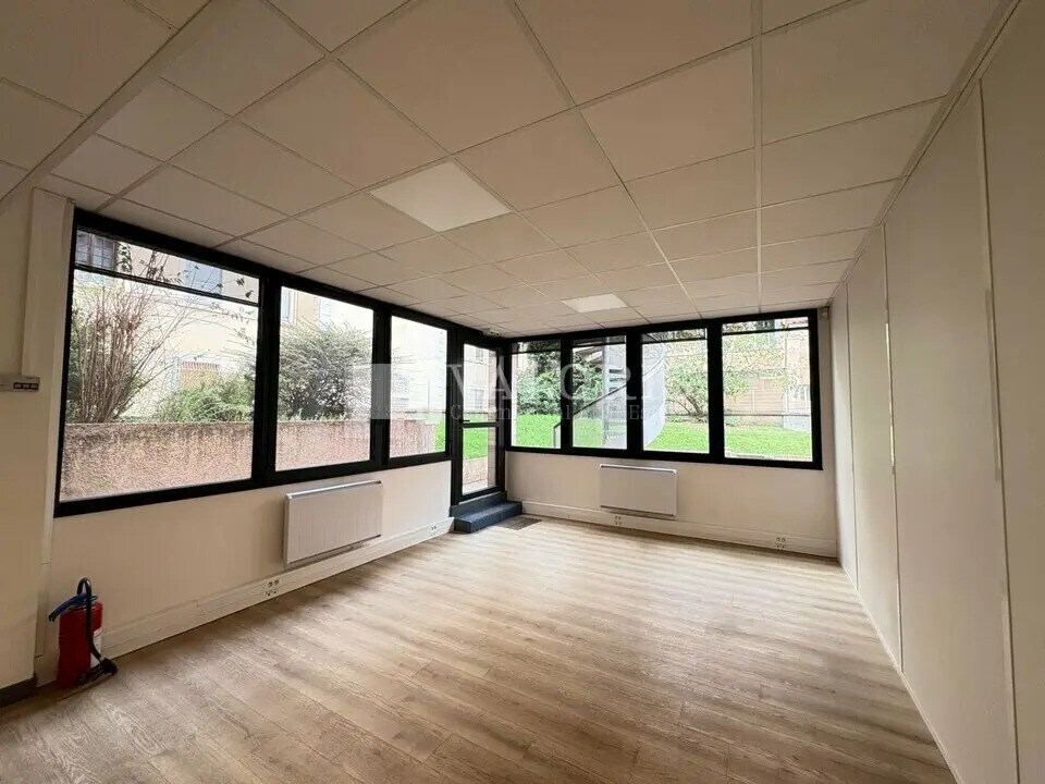 Office in Lyon for lease Building Photo- Image 1 of 12