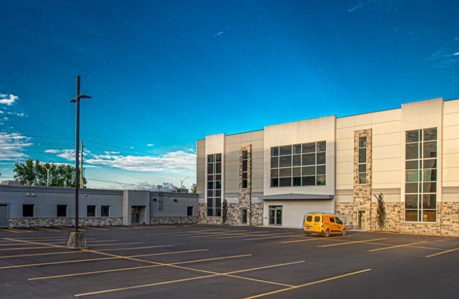 1479 John Counter Blvd, Kingston, ON à louer - Photo principale - Image 1 de 1