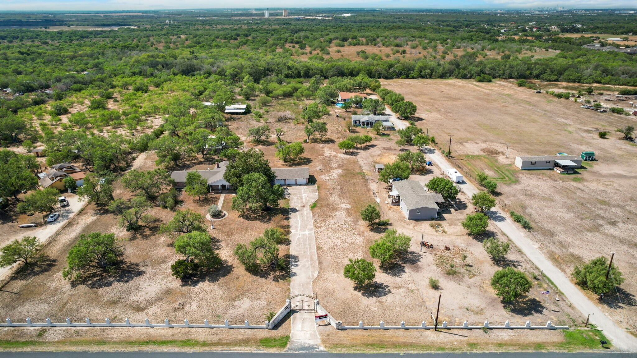 13709 Henze Rd, San Antonio, TX à vendre Photo du bâtiment- Image 1 de 1