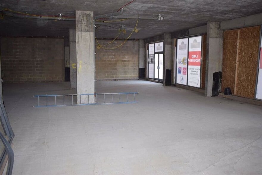 22 High St, Epping for lease - Building Photo - Image 3 of 21