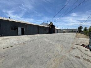 1481 Mesa View St, Hemet, CA for lease Interior Photo- Image 2 of 13