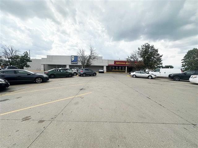 425 E Hwy 6, Iowa City, IA à vendre Photo principale- Image 1 de 7