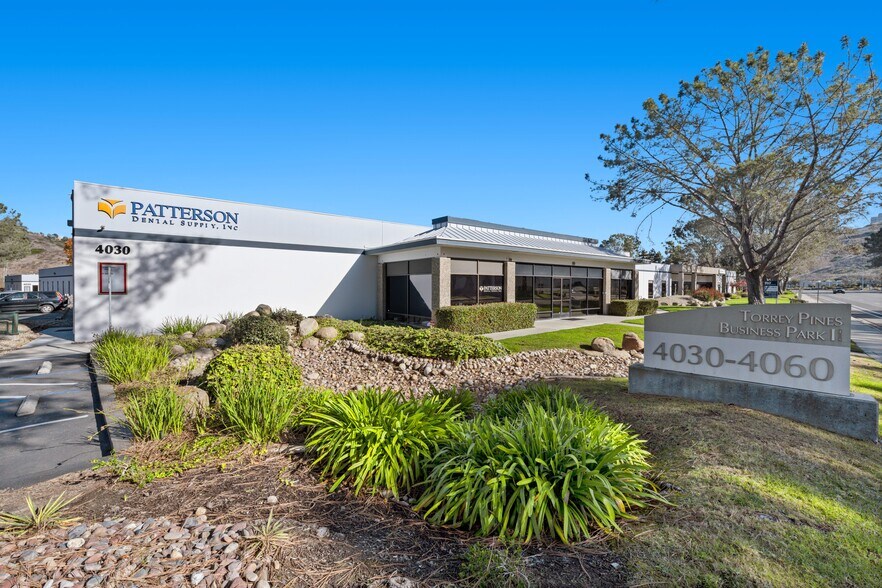 4030 Sorrento Valley Blvd, San Diego, CA à louer - Photo principale - Image 1 de 4