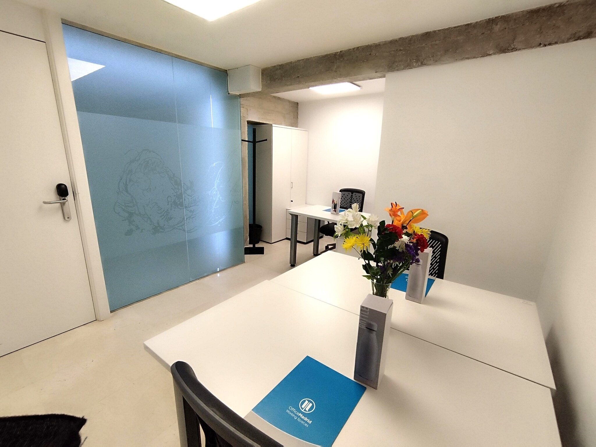 Calle de Edgar Neville, 6-8, Madrid, Madrid for lease Interior Photo- Image 1 of 4