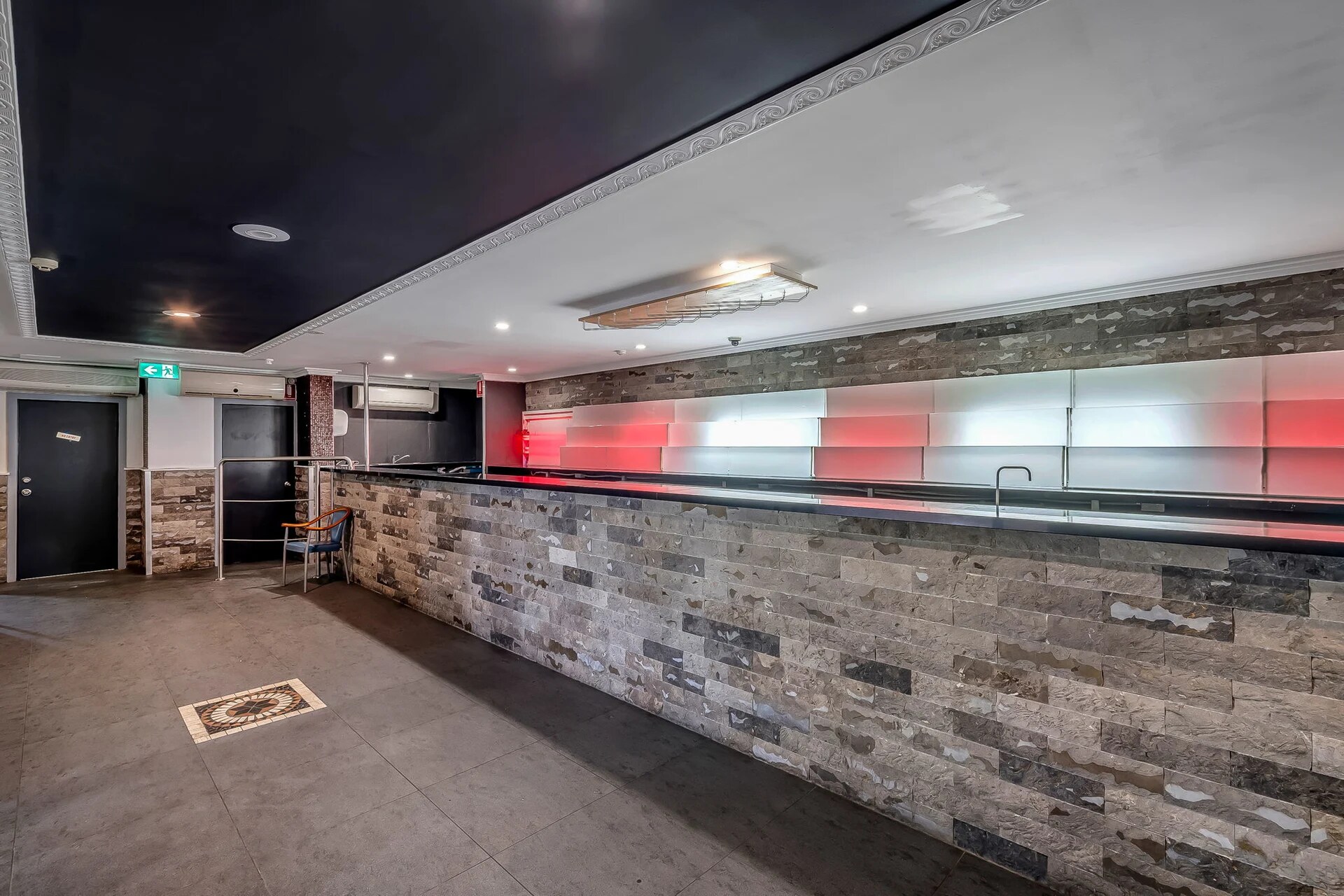 147 The Entrance Rd, The Entrance for lease Interior Photo- Image 1 of 5