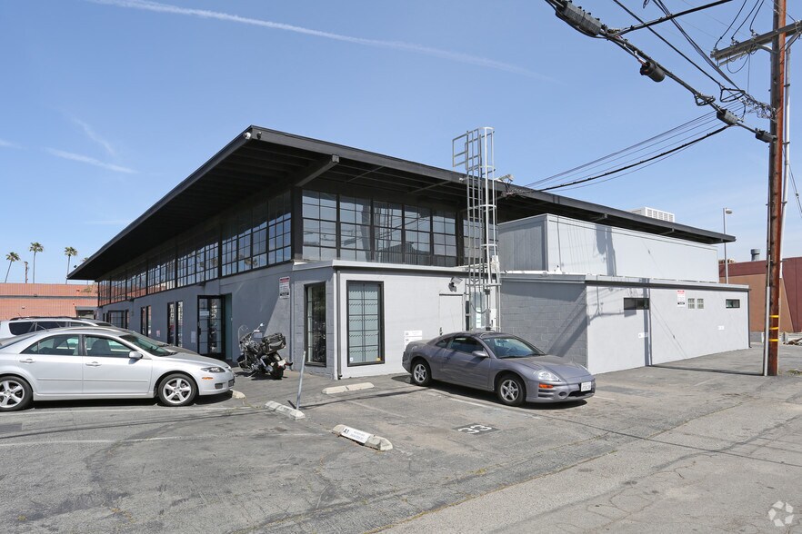 1560 12th St, Santa Monica, CA à vendre - Photo du bâtiment - Image 3 de 23