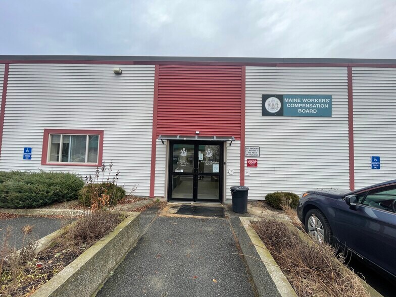 1037 Forest Ave, Portland, ME à louer - Photo du bâtiment - Image 2 de 5