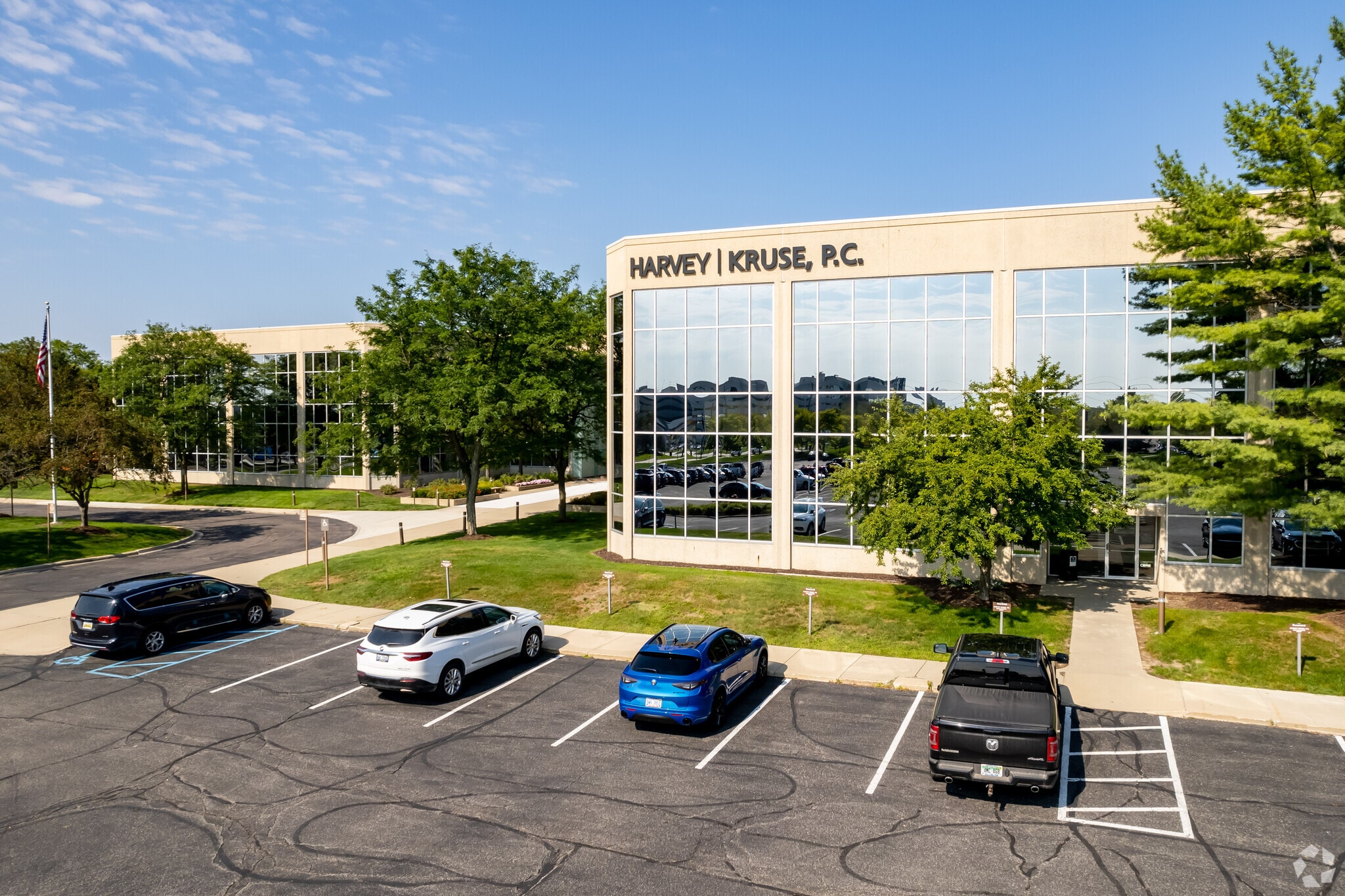 1050 Wilshire Dr, Troy, MI for lease Primary Photo- Image 1 of 7