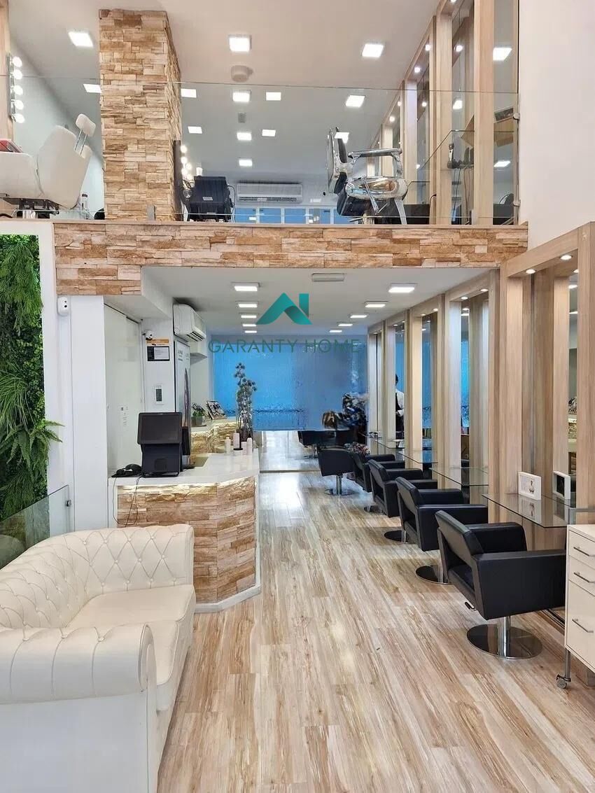 Retail in Madrid, Madrid for lease Interior Photo- Image 1 of 5