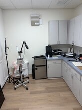 550 Heritage Dr, Jupiter, FL for lease Interior Photo- Image 1 of 5