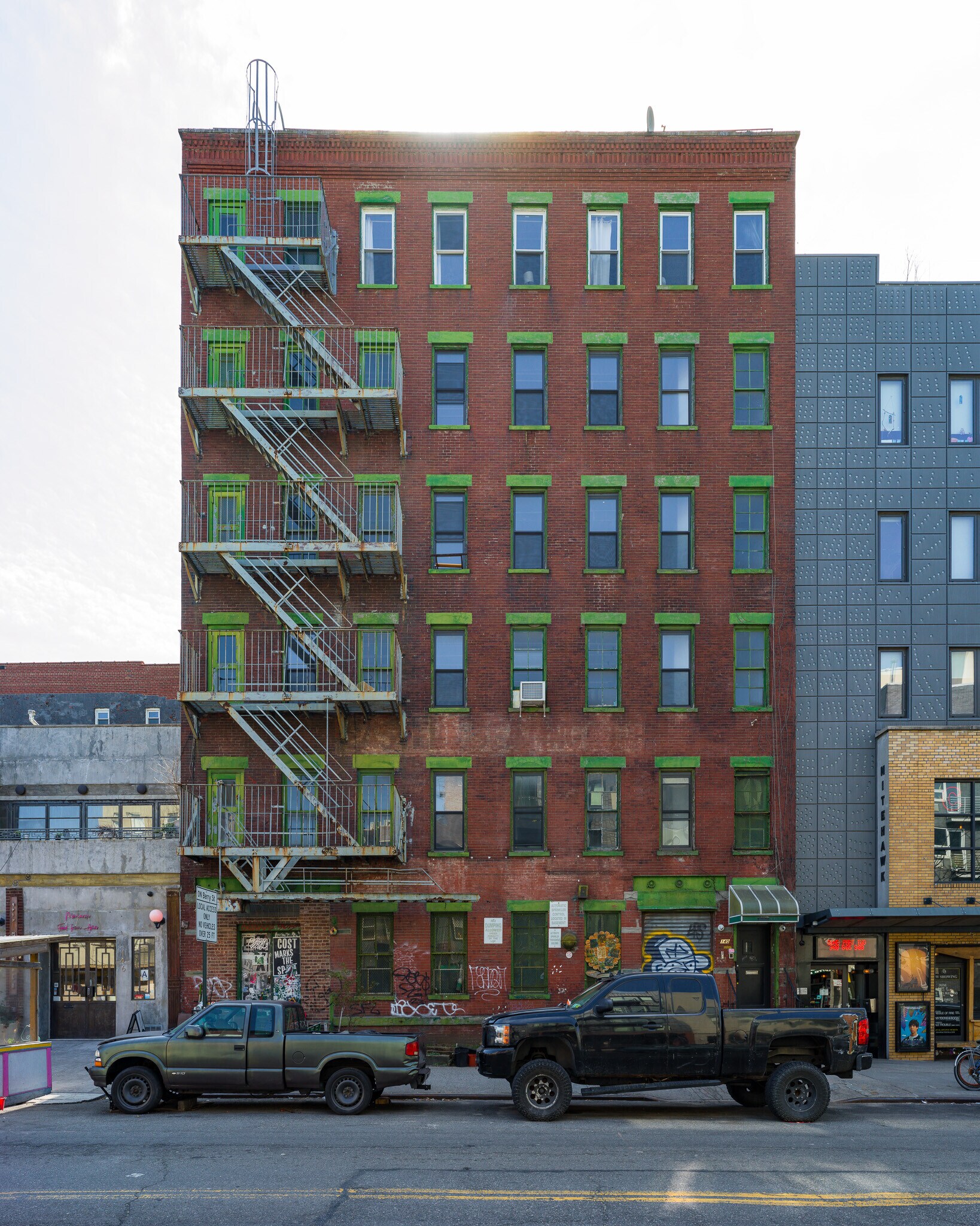 140 Metropolitan Ave, Brooklyn, NY à vendre Photo du bâtiment- Image 1 de 1