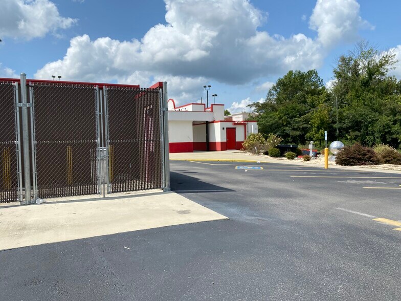 3329 Rainbow Dr, Rainbow City, AL à vendre - Photo du bâtiment - Image 2 de 40