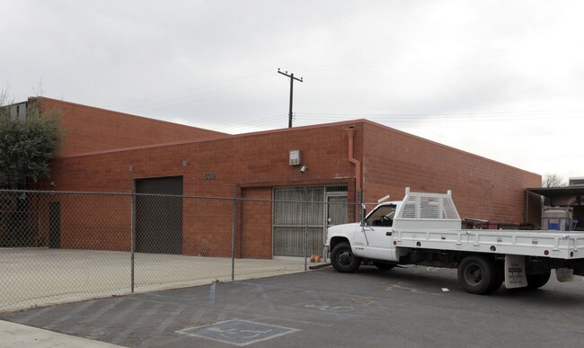 More details for 536 E Walnut Ave, Fullerton, CA - Industrial for Lease