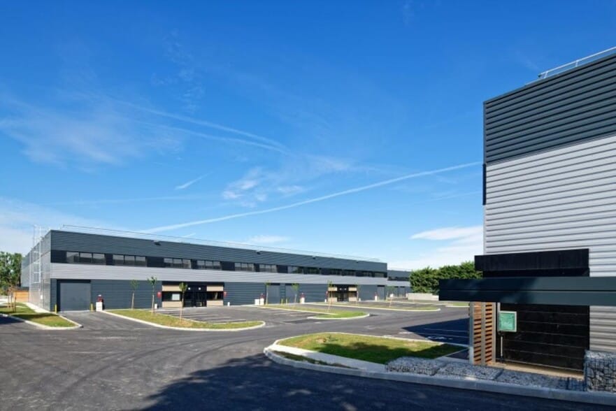 17 Rue Henri Becquerel, Aulnay-sous-Bois for lease - Building Photo - Image 1 of 8