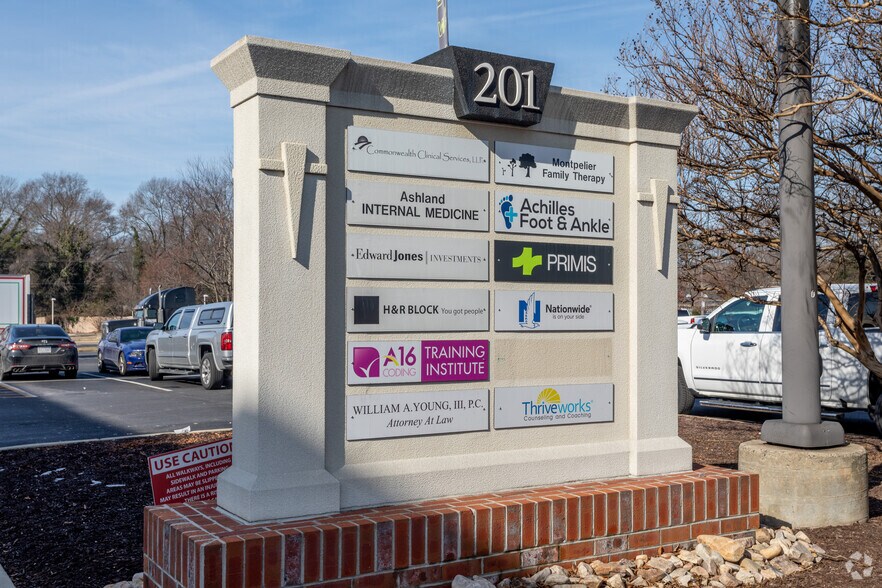 201 N Washington Hwy, Ashland, VA à louer - Photo du bâtiment - Image 2 de 9