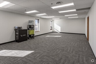 7850-7890 12th Ave E, Bloomington, MN à louer Photo intérieure- Image 1 de 6