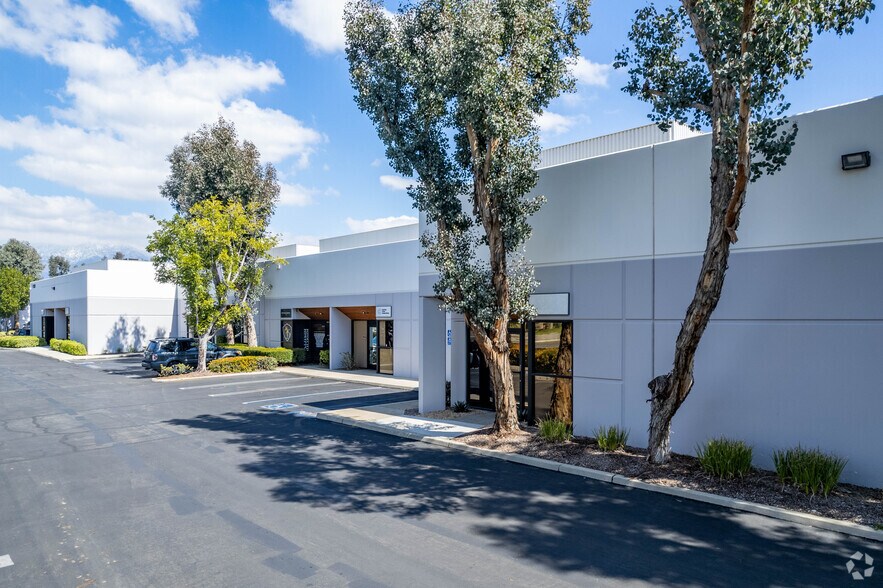 9370 7th St, Rancho Cucamonga, CA à louer - Photo du bâtiment - Image 3 de 9