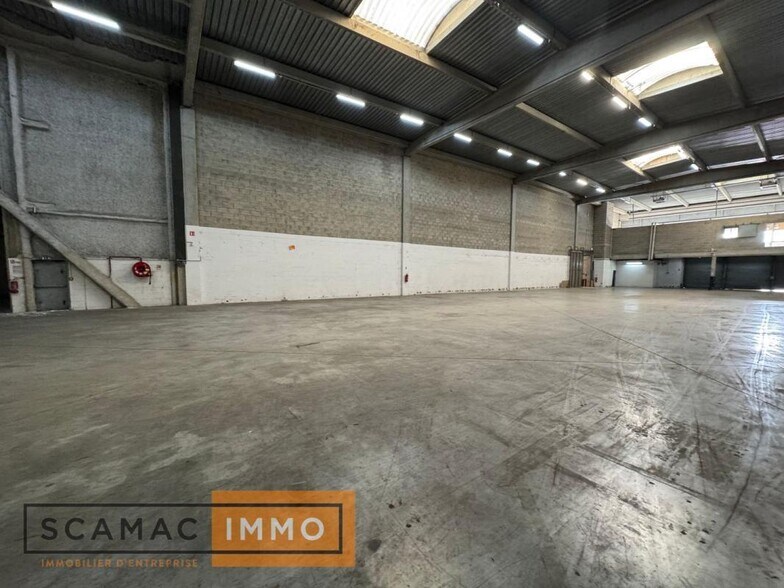 Industrial in LIEUSAINT for lease - Interior Photo - Image 1 of 7