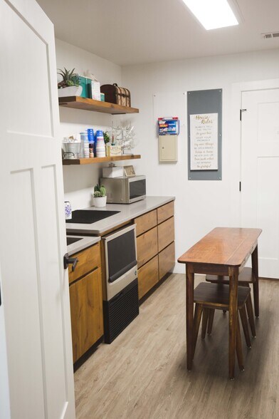 2000 US Highway 281, Marble Falls, TX à louer - Photo intérieure - Image 2 de 15