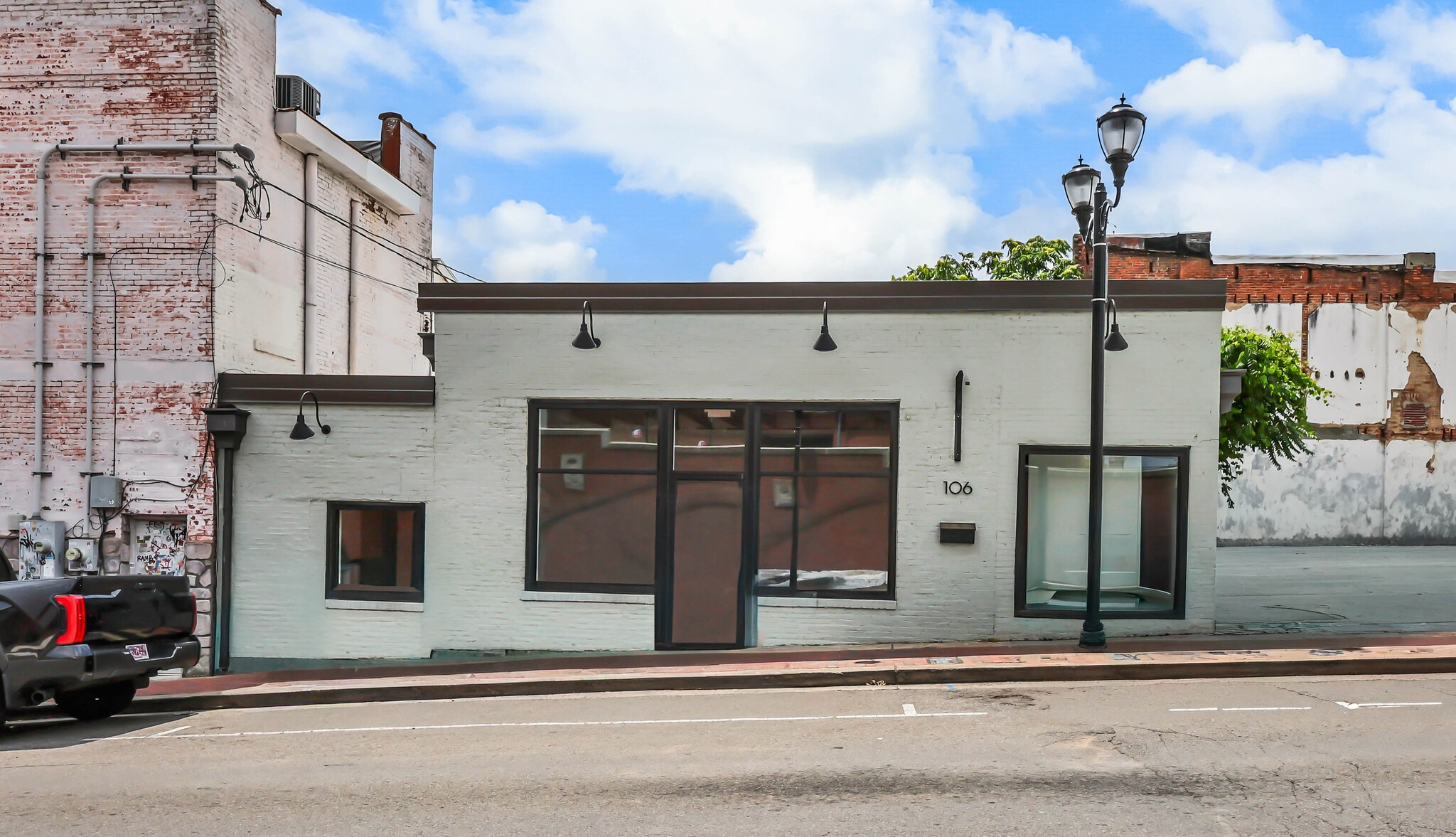 106-N N 2nd St, Clarksville, TN for lease Primary Photo- Image 1 of 21