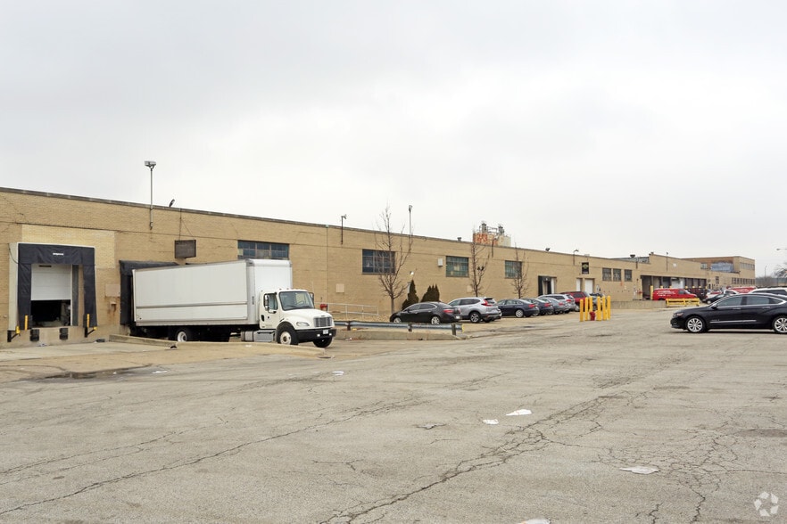 4532 S Kolin Ave, Chicago, IL for lease - Building Photo - Image 3 of 7