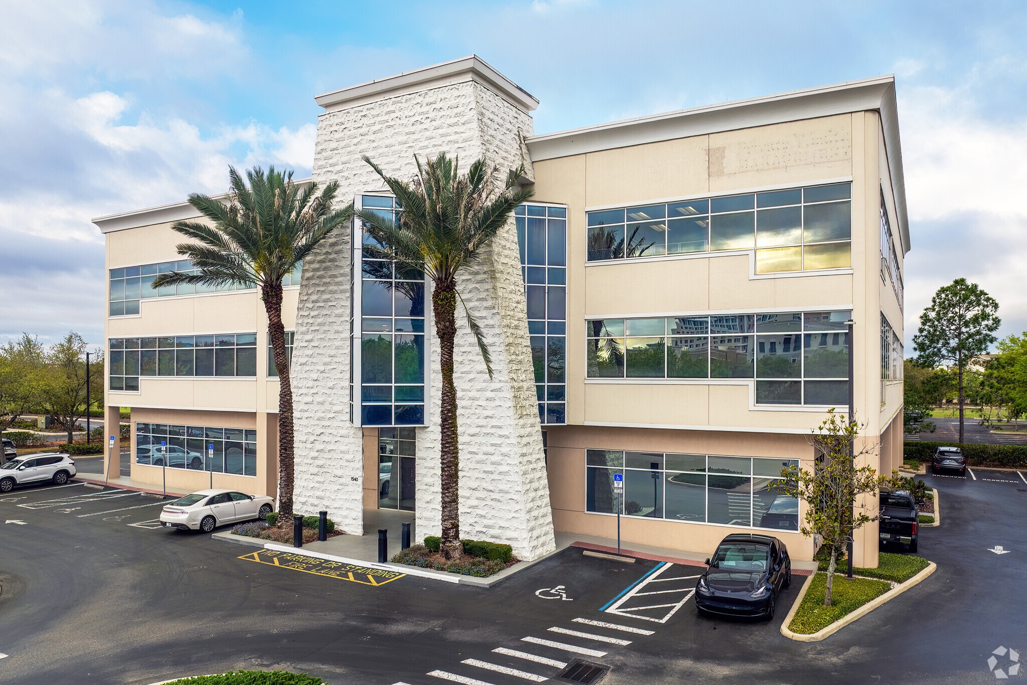 1540 International Pky, Lake Mary, FL for lease Primary Photo- Image 1 of 12