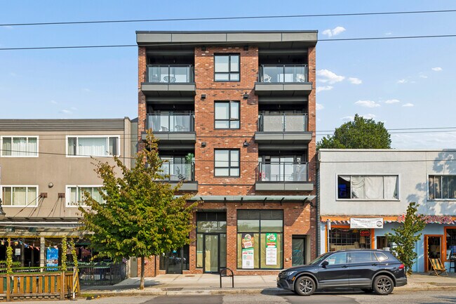 Plus de détails pour 938 Commercial Dr, Vancouver, BC - Multi-résidentiel à vendre