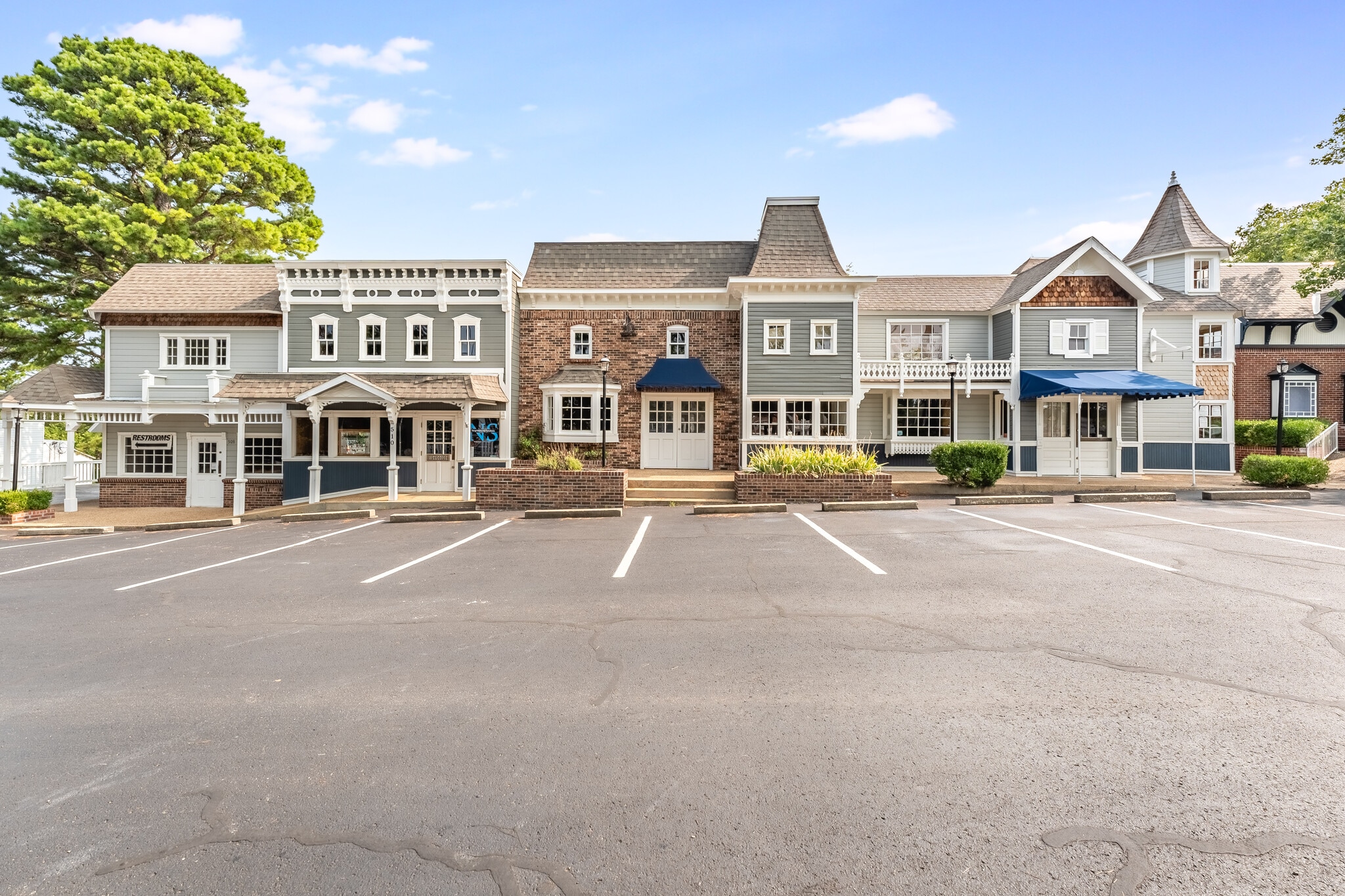 508-516 Village Cir, Eureka Springs, AR à louer Photo du bâtiment- Image 1 de 8