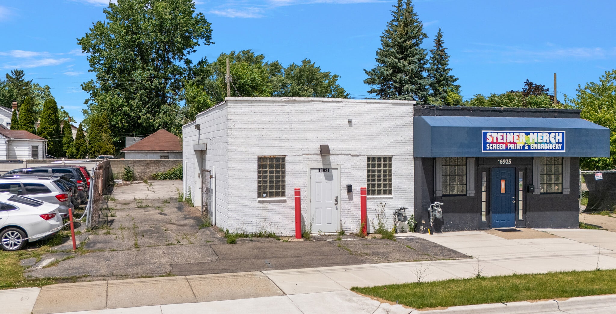 16921 E Nine Mile Rd, Eastpointe, MI for sale Primary Photo- Image 1 of 7
