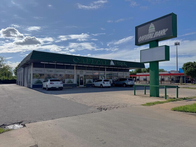Plus de détails pour 301 S Air Depot Blvd, Midwest City, OK - Commerce de détail à vendre