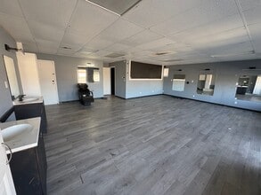 500 N Scott Ave, Belton, MO for sale Interior Photo- Image 1 of 3