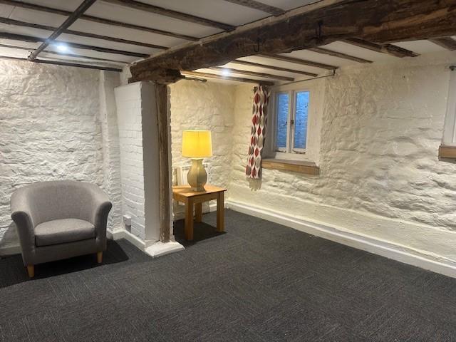 22 High St, Petersfield à louer - Photo du bâtiment - Image 2 de 5