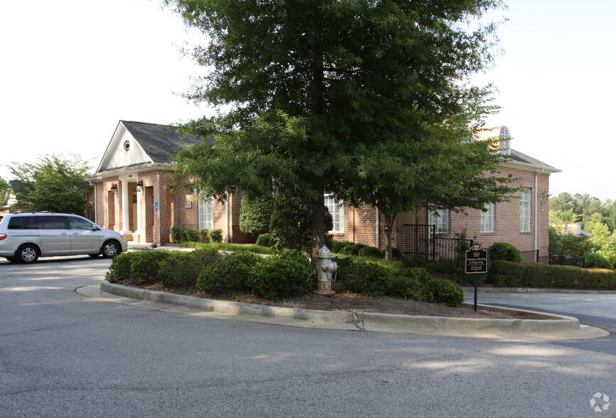 4562 Lawrenceville Hwy NW, Lilburn, GA for sale - Building Photo - Image 1 of 1