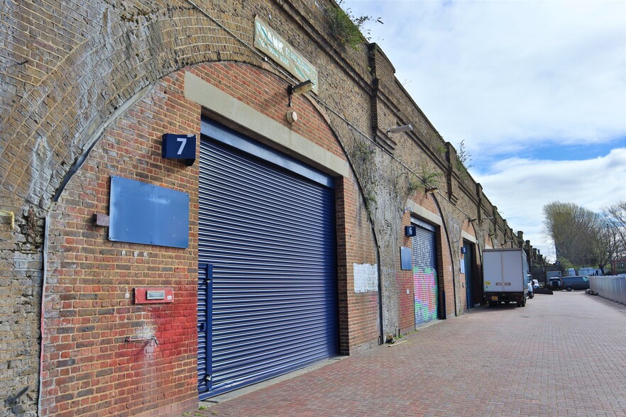 Trundleys Rd, London à louer - Photo du bâtiment - Image 1 de 3