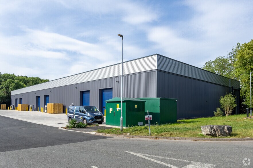 5 Padgets Ln, Redditch à louer - Photo du bâtiment - Image 2 de 3