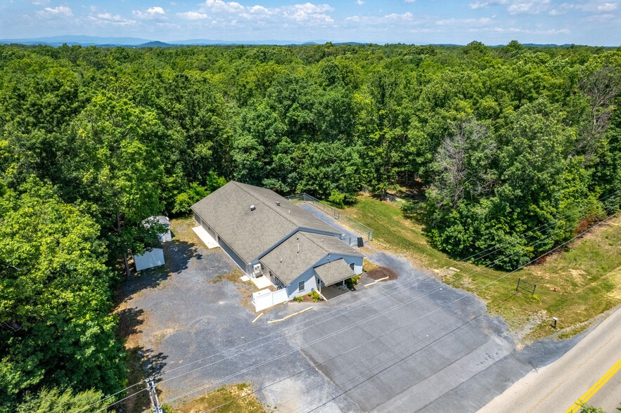 1001 Mount Torrey Rd, Lyndhurst, VA for sale - Building Photo - Image 2 of 13