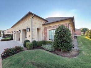 5716 NW 135th St, Oklahoma City, OK for lease Interior Photo- Image 2 of 17