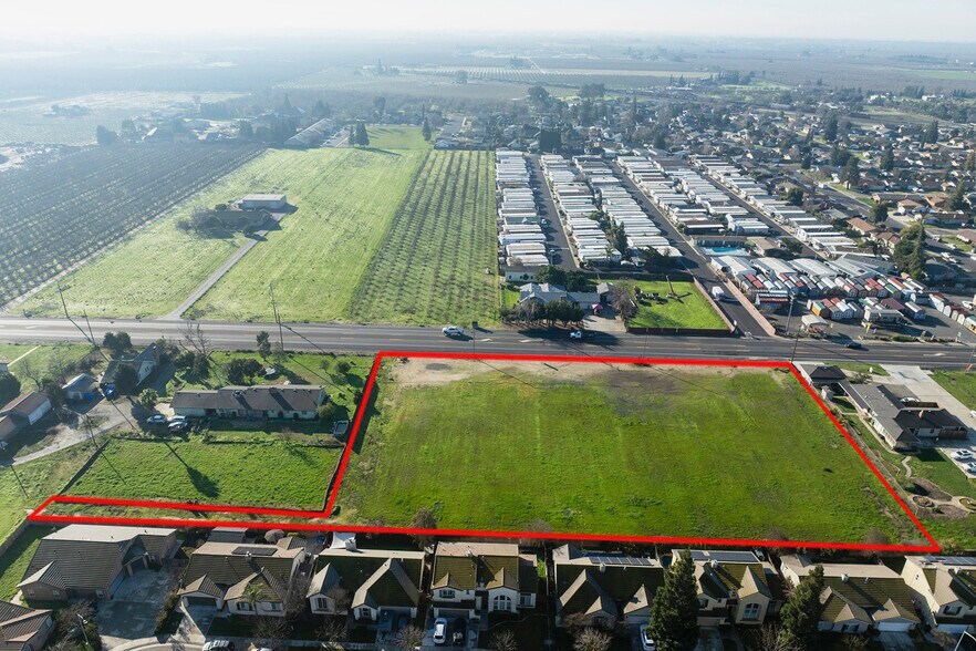 APN: 227-630-620, Escalon, CA à vendre - Photo du bâtiment - Image 2 de 8