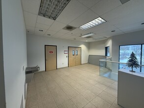 45 Turner Dr, Middletown, NY for lease Interior Photo- Image 2 of 13