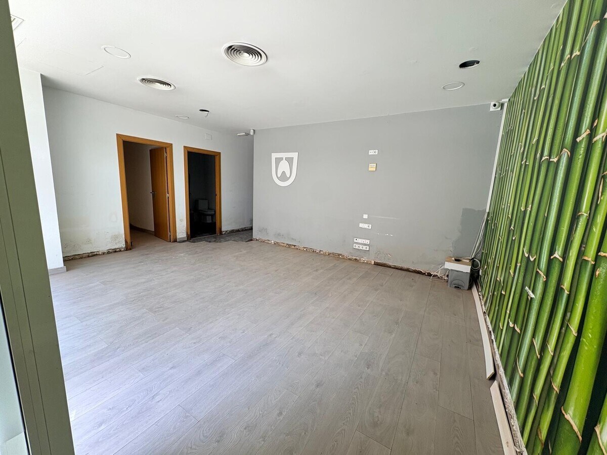 Carrer de Rafael Casanovas, 33, Vilanova del Camí, BAR 08788 - Unit Pta. 1 - - Interior Photo - Image 2 of 12