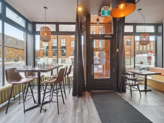 5490 Boul Saint-Laurent, Montréal, QC à vendre - Photo intérieure - Image 3 de 3