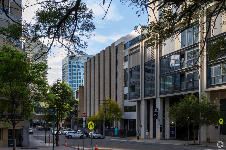 12 Thomas St, Chatswood à louer - Photo du bâtiment - Image 3 de 4