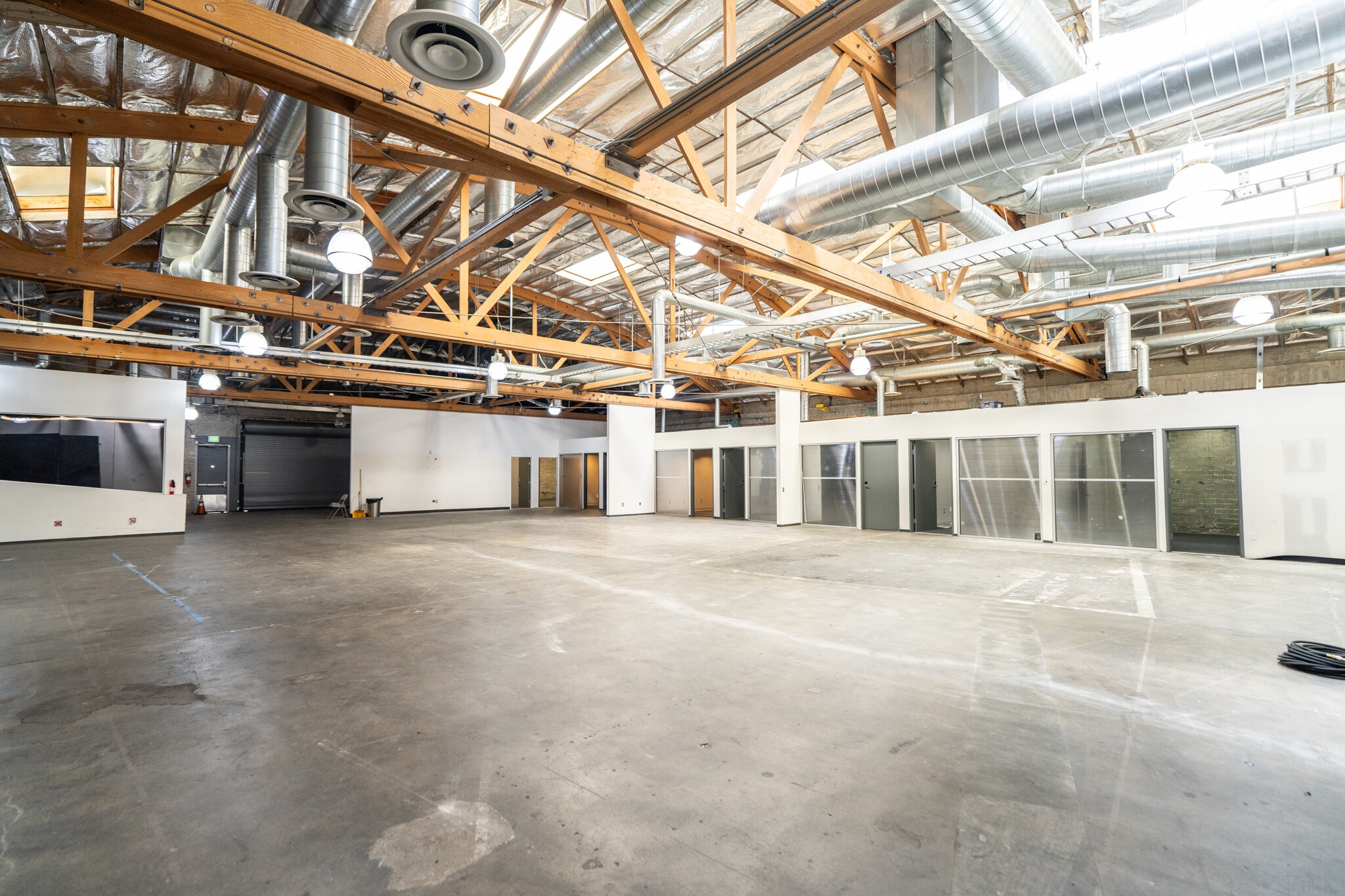 33-43 E Orange Grove Ave, Burbank, CA for lease Primary Photo- Image 1 of 14