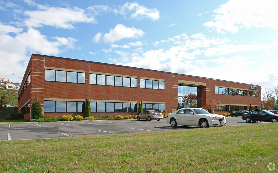 1 Empire Dr, Rensselaer, NY for lease - Building Photo - Image 2 of 11