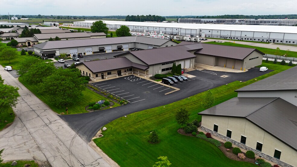 8425 Rausch Dr, Plain City, OH à vendre - Photo du bâtiment - Image 2 de 30