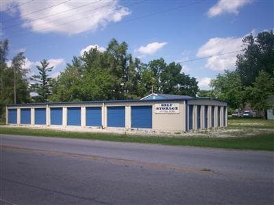 123 Pearl St, Medaryville, IN for sale - Primary Photo - Image 1 of 1