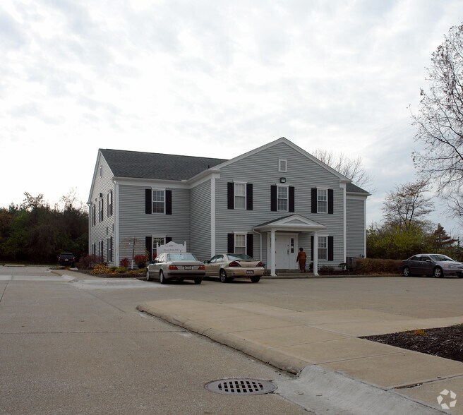 696 E Washington St, Medina, OH à louer - Photo du bâtiment - Image 1 de 8